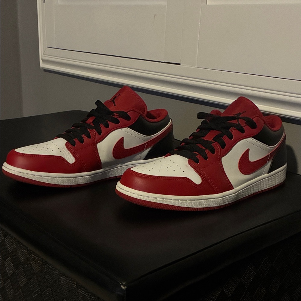 Nike Men's Air Jordan 1 Low “Reverse Black Toe”